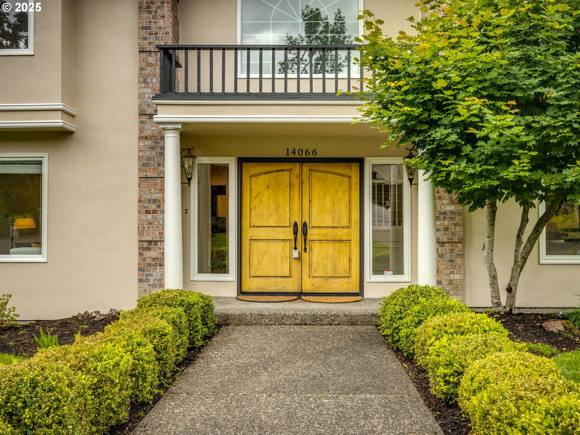 Property Photo: 14066 Edenberry Dr OR 97035