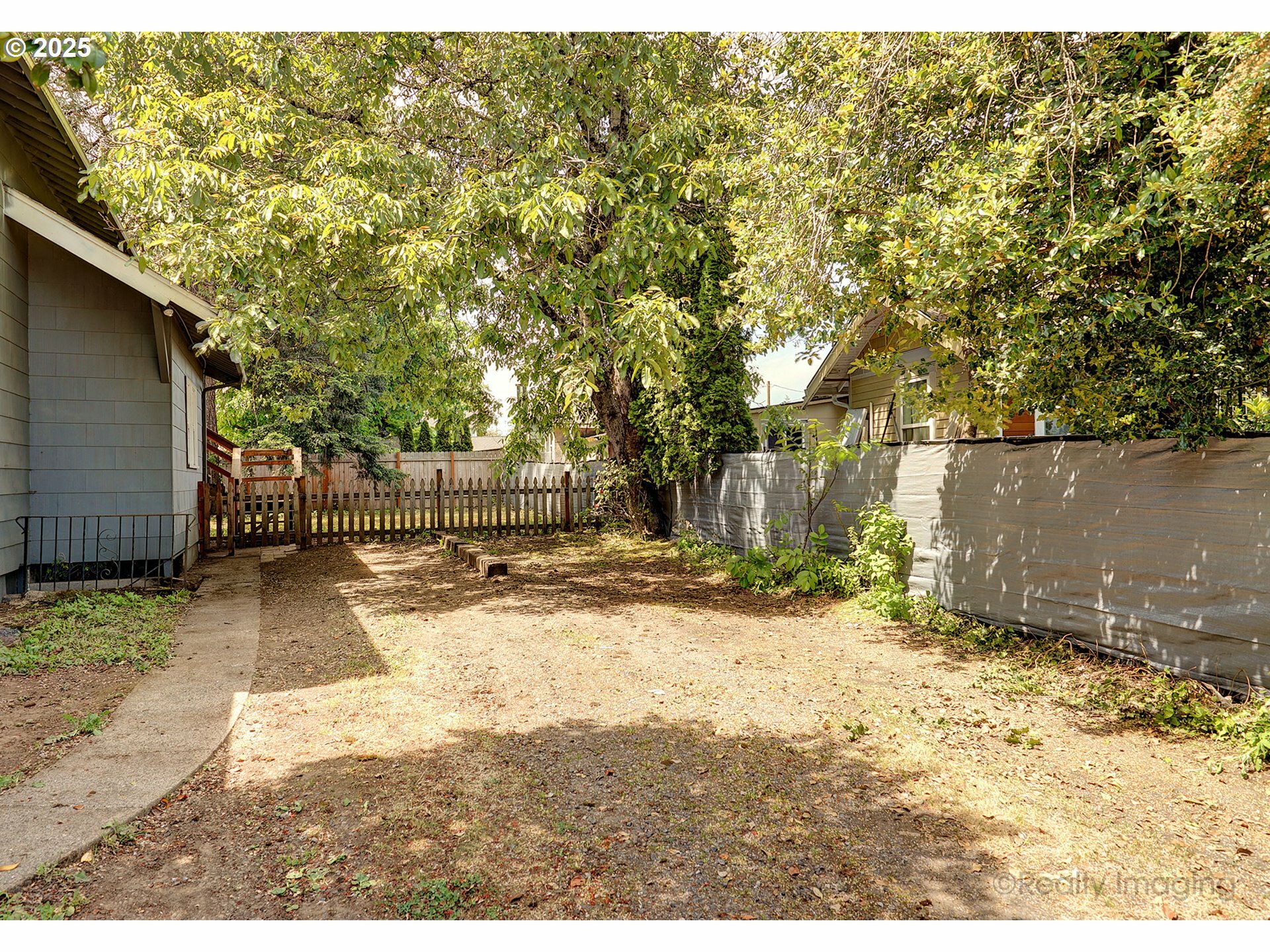 Property Photo: 6015 SE 99th Ave OR 97266