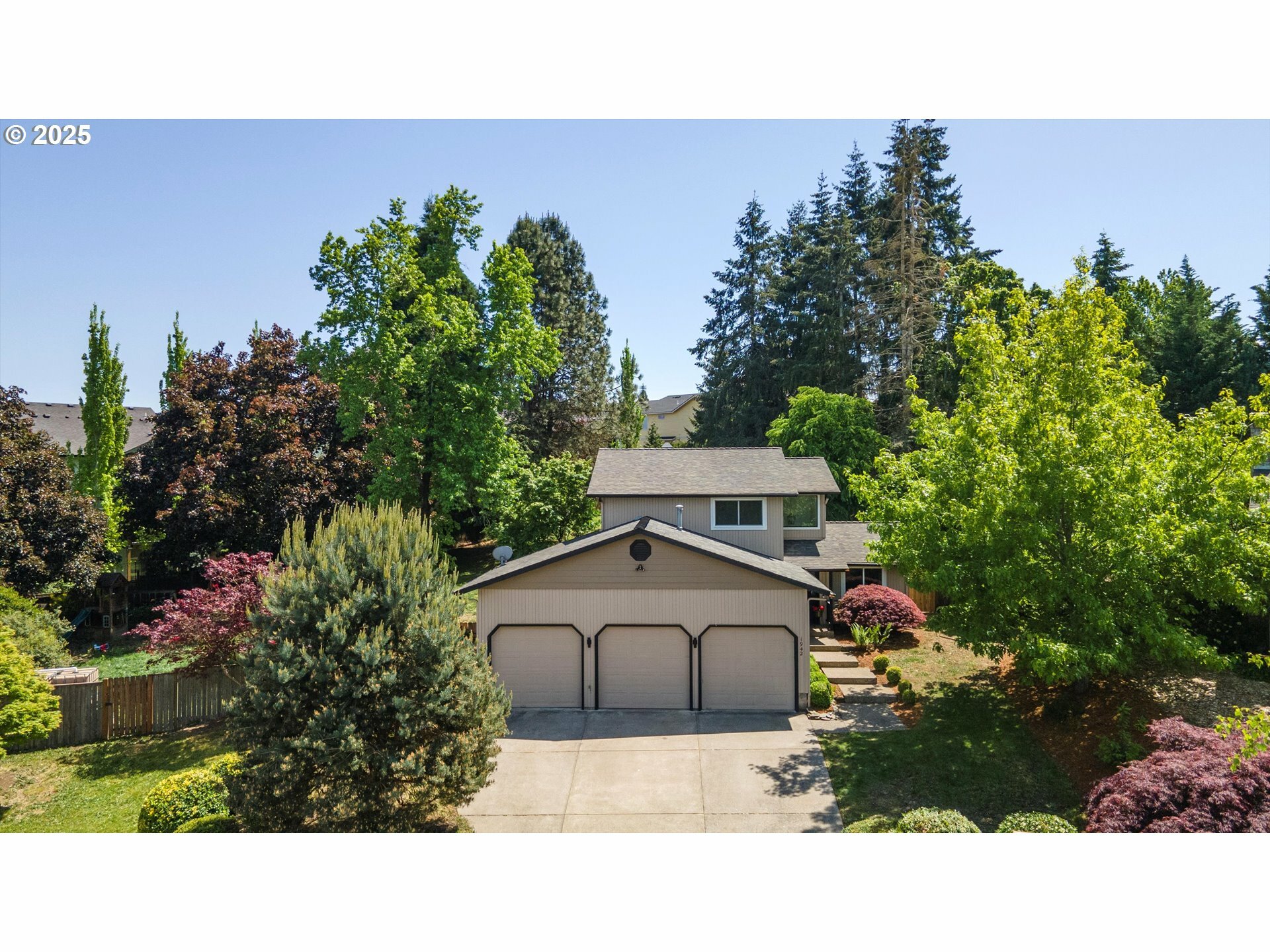 Property Photo:  1942 Wagtail Ct NW  OR 97304 