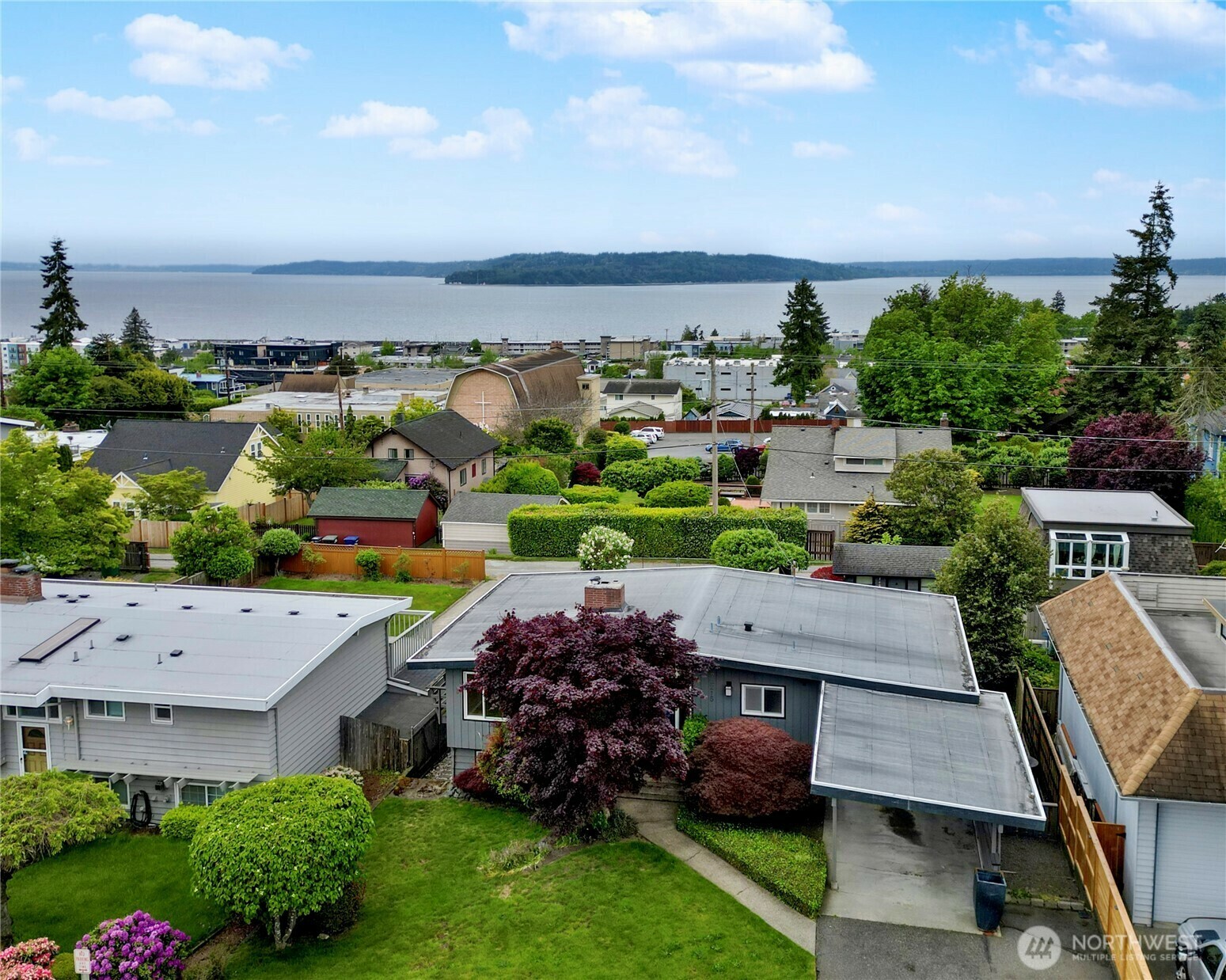 Property Photo: 22215 10th Avenue S WA 98198