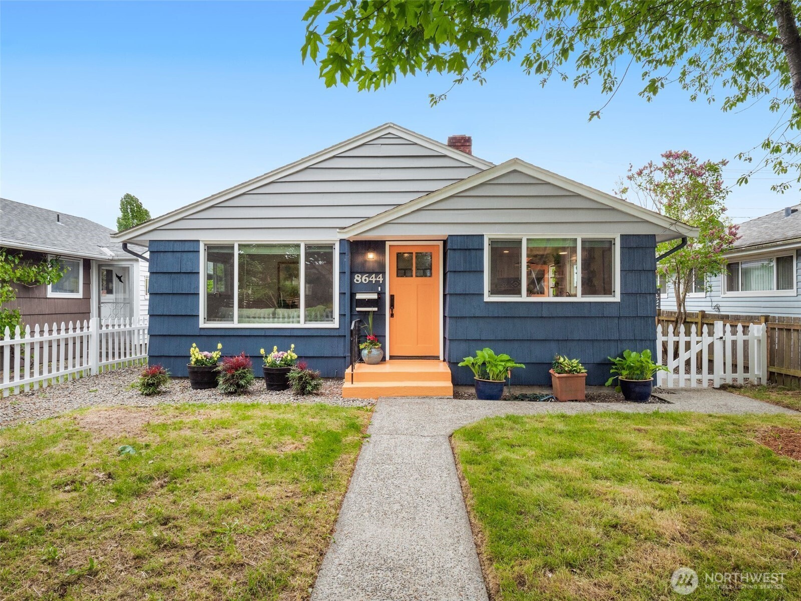Property Photo: 8644 17th Avenue SW WA 98106