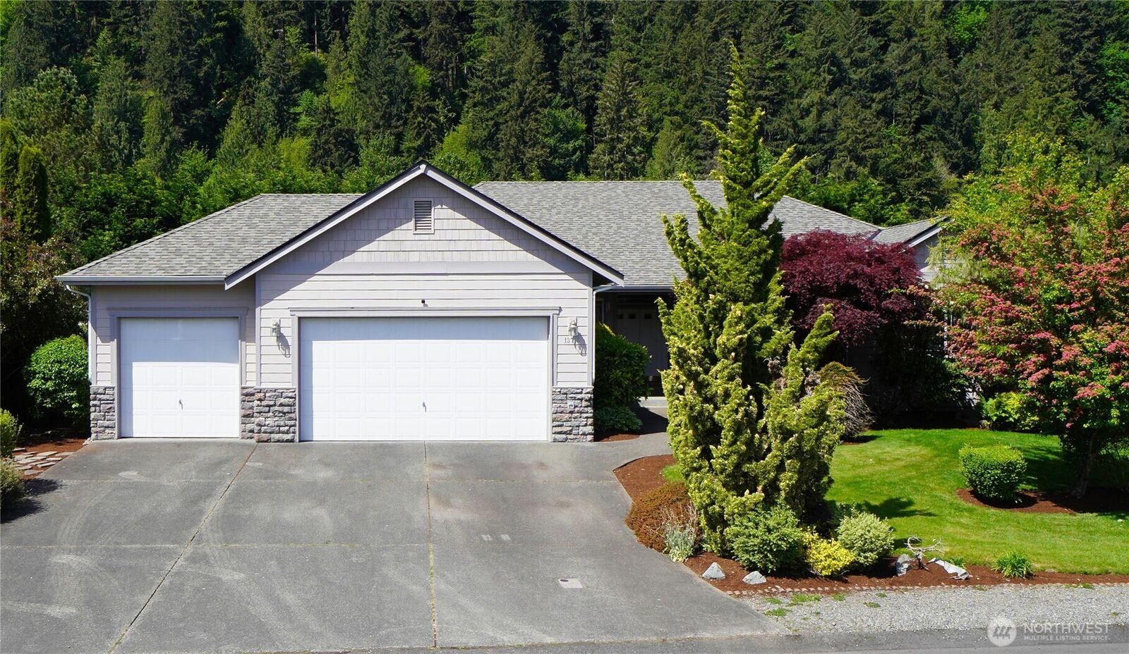 Property Photo:  13710  141st Avenue E  WA 98360