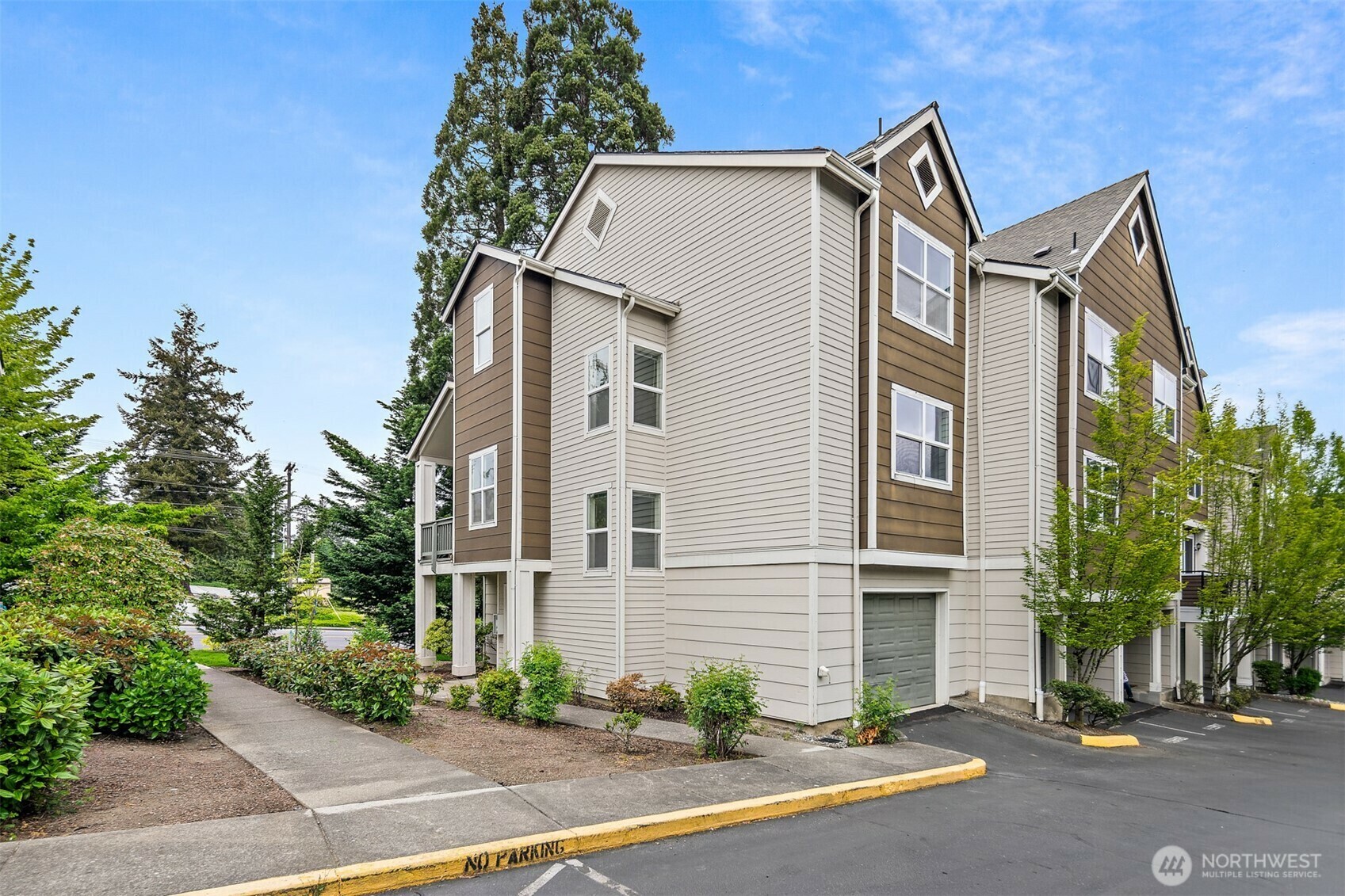 Property Photo: 3116 164th Street 301 WA 98087