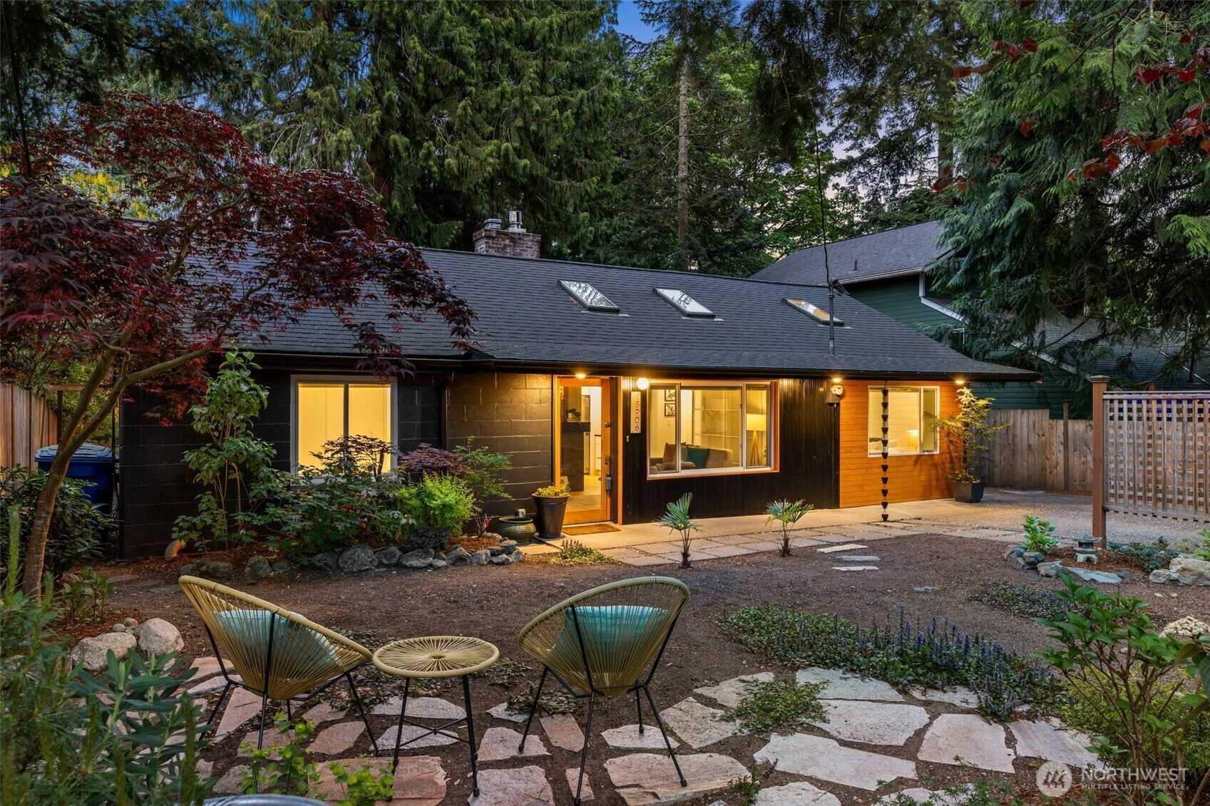 Property Photo:  18906  32nd Avenue NE  WA 98155 