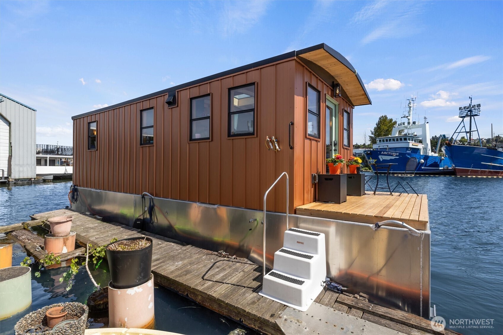 Property Photo:  1080 W Ewing Place 0-P  WA 98119 