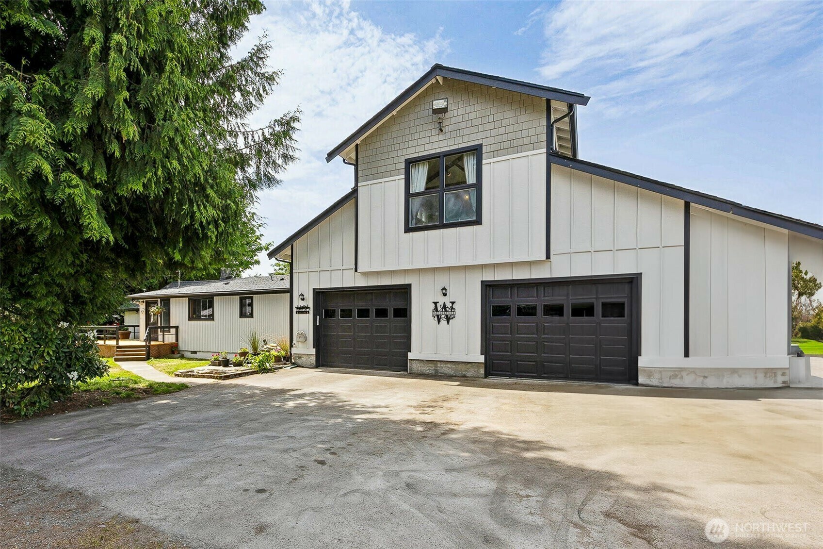 Property Photo: 13925 80th Street E WA 98372