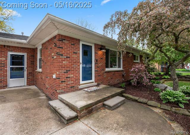 Property Photo: 5032 Helene Avenue MI 48316