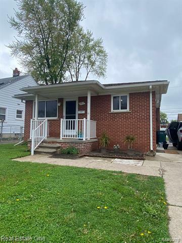 Property Photo: 657 Highland Avenue Avenue MI 48146