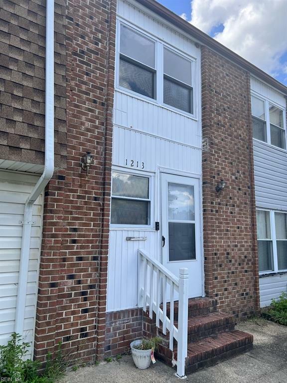 Property Photo: 1213 Clydesdale Ln VA 23464