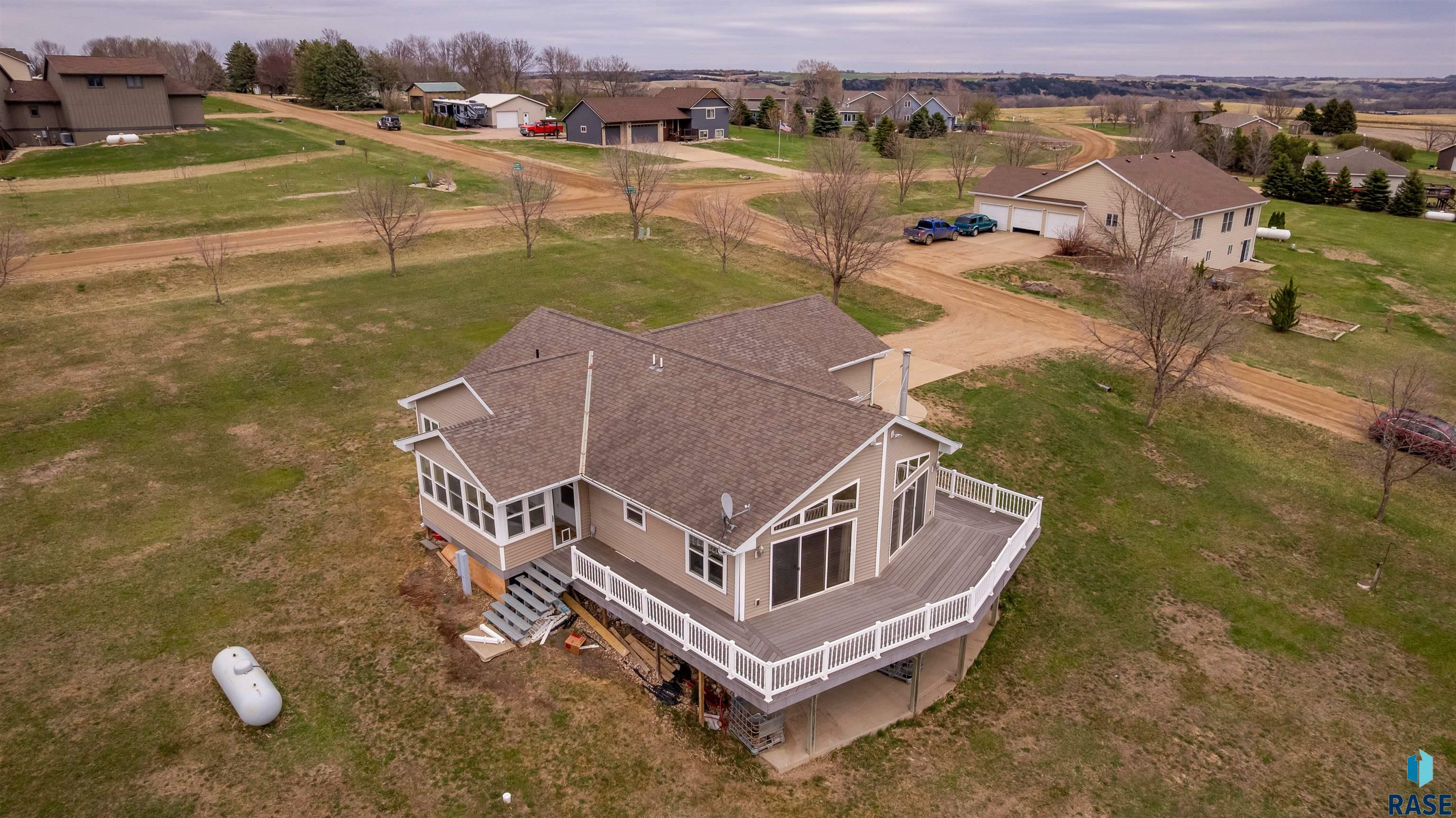 Property Photo: 48288 Arrowhead Ct SD 57013