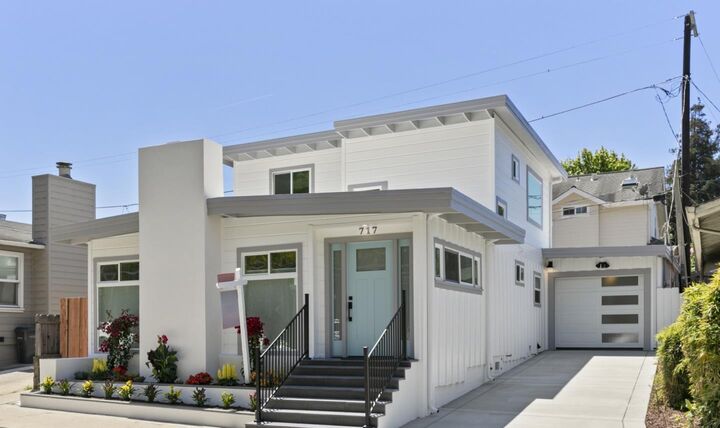 717 Bay Avenue  Capitola CA 95010 photo