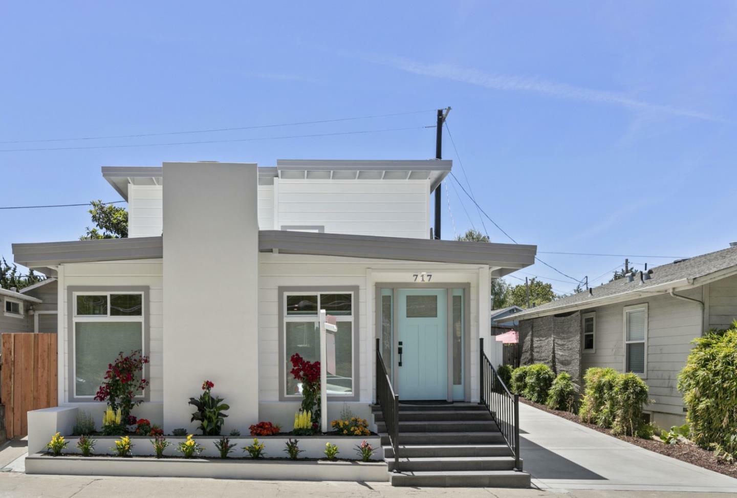 717 Bay Avenue  Capitola CA 95010 photo