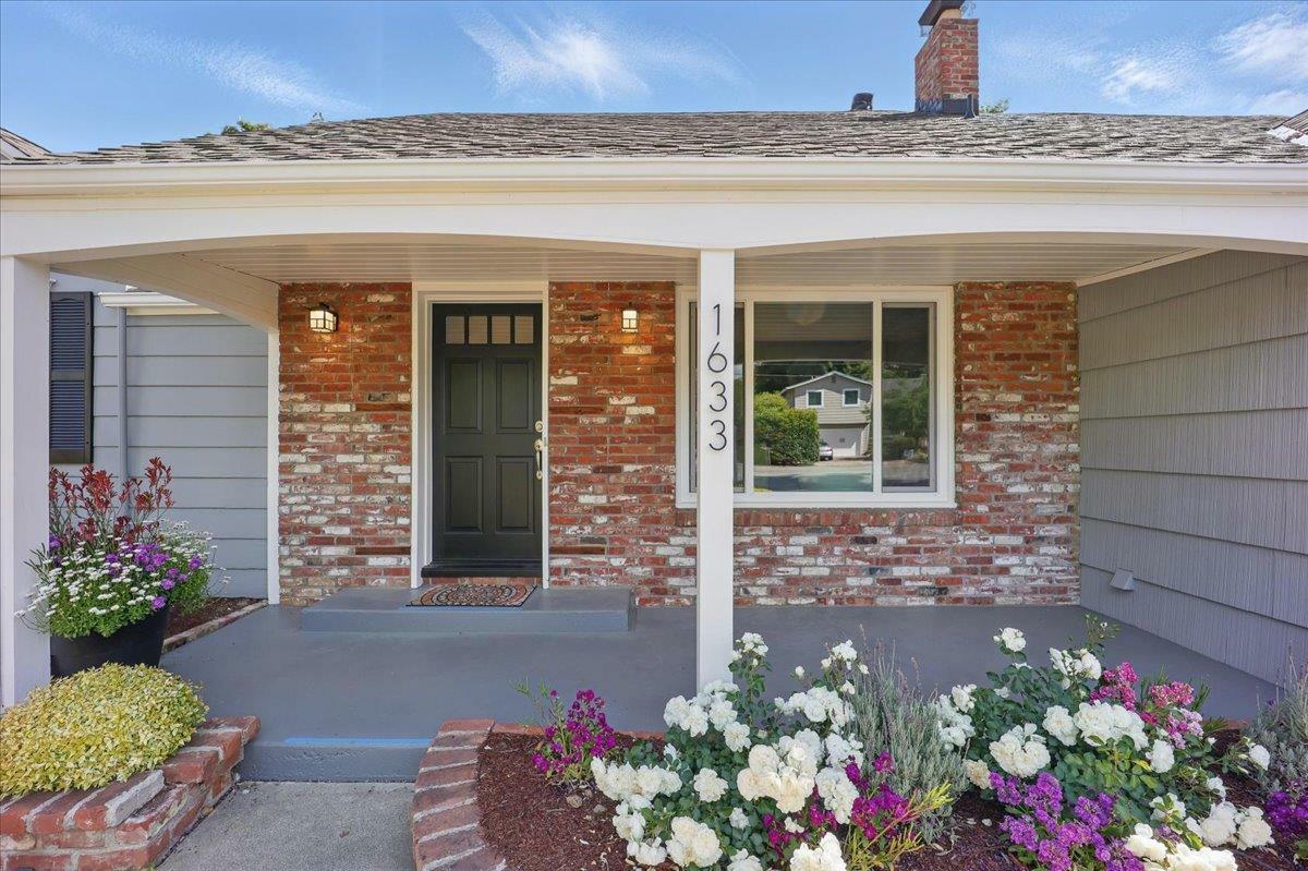 Property Photo: 1633 Dallas Court CA 94024