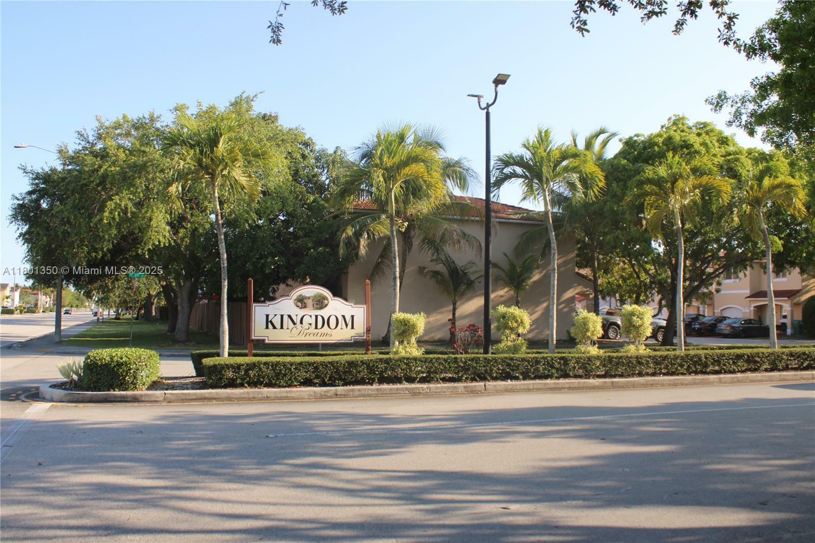 6014 SW 162nd Pl  Miami FL 33193 photo