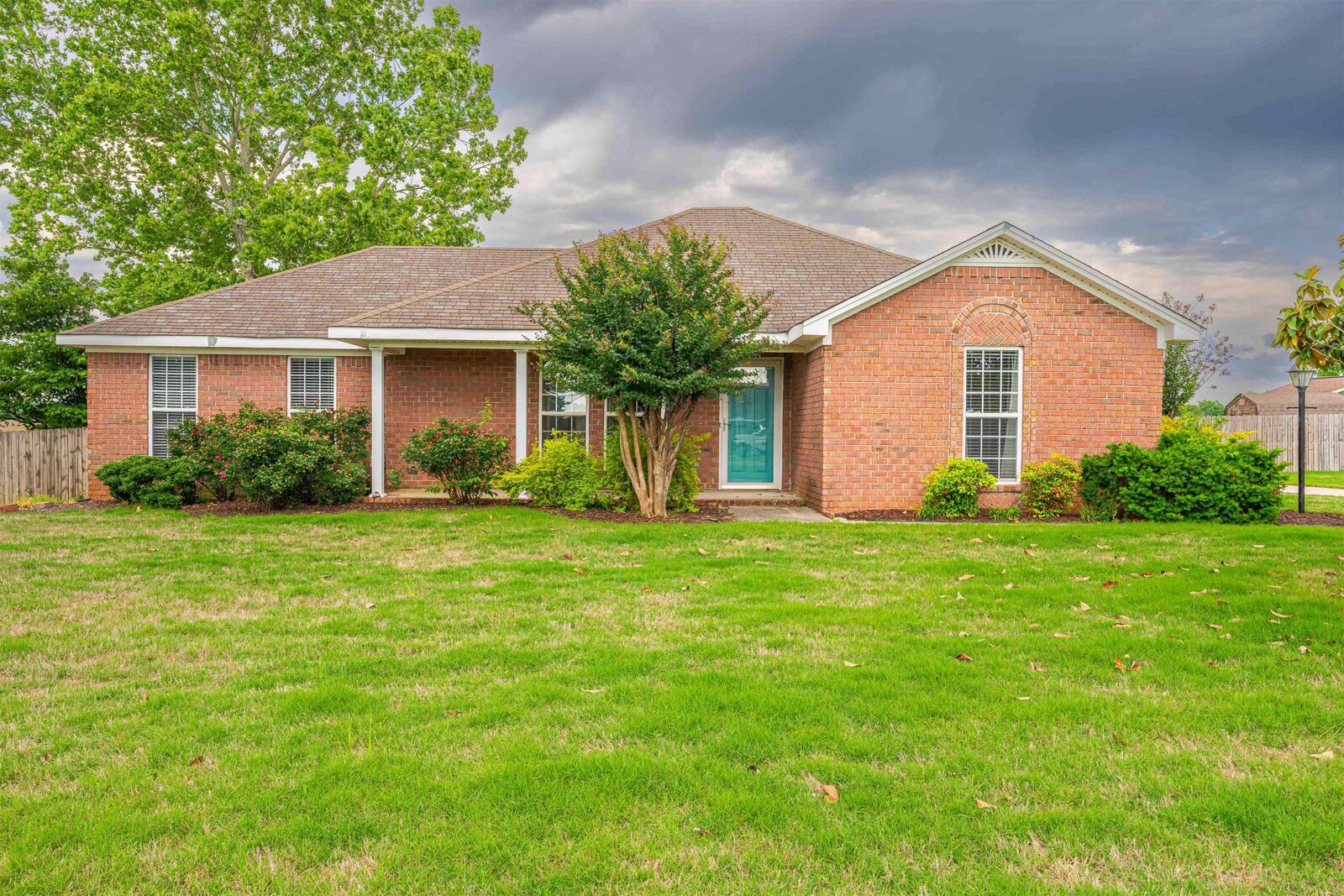Property Photo:  220 Belview Dr  AL 35645 - KILLEN 