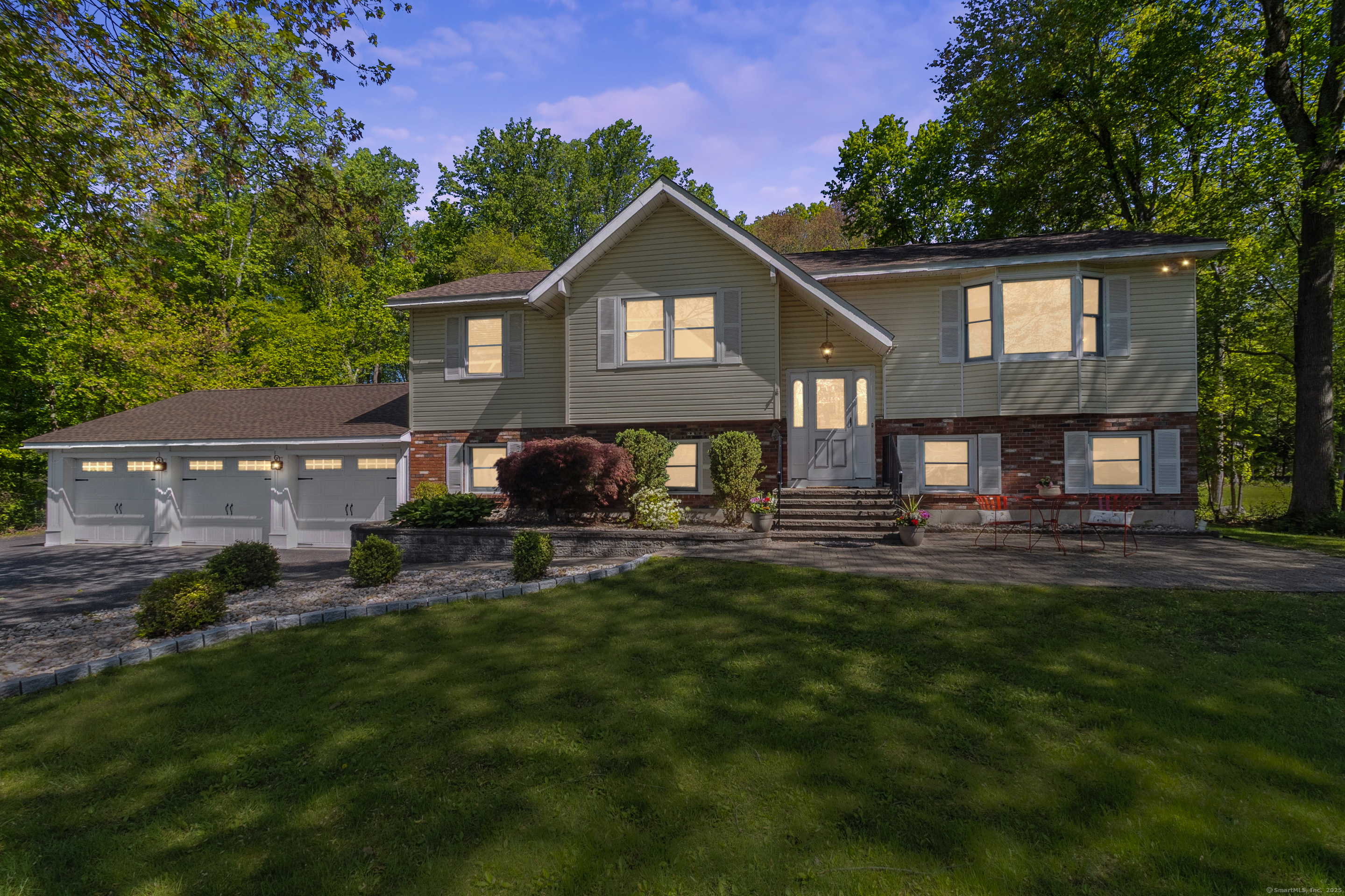 Property Photo: 14 Fleetwood Drive CT 06812