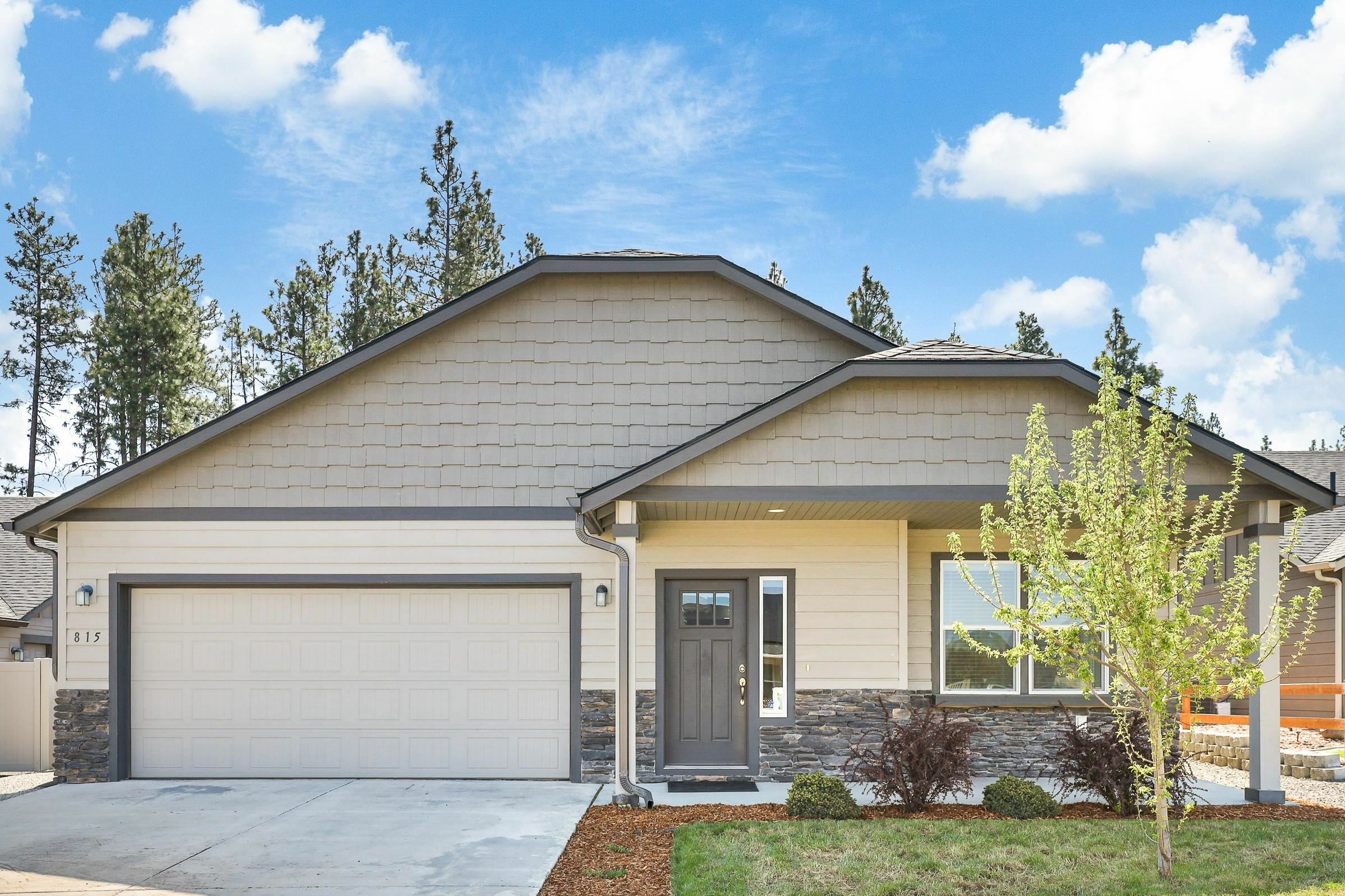 Property Photo: 815 W Siena Peak Dr WA 99224