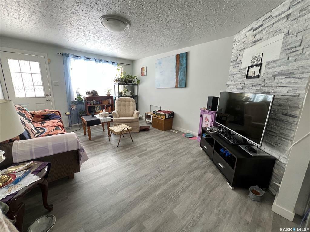 Property Photo: 225 Ottawa Avenue S SK S7M 3L4