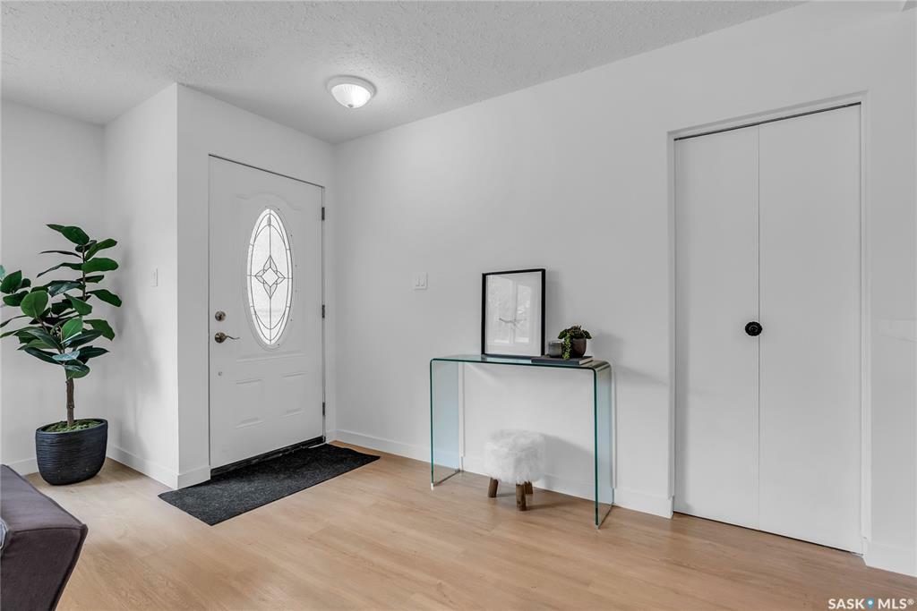 Property Photo: 329 Y Avenue N SK S7L 3K8