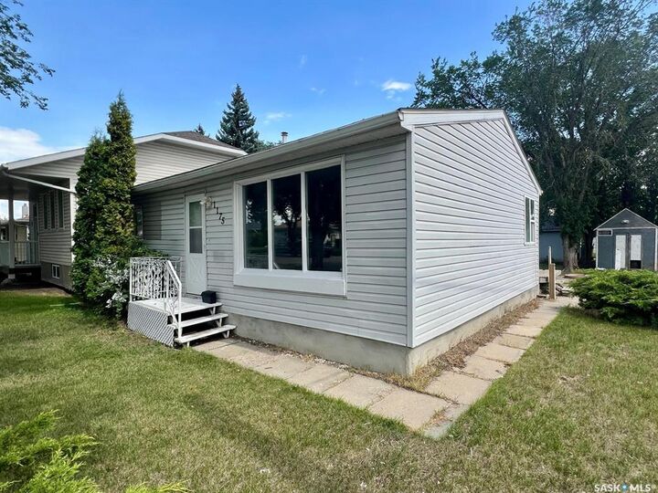 Property Photo:  1175 Edgar Street  SK S4N 3J6 