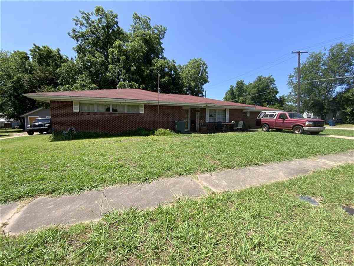 603 E Maple Street  Cushing OK 74023 photo