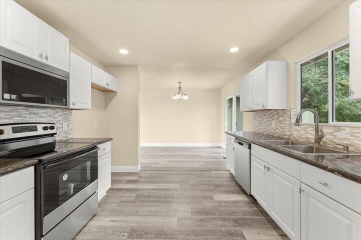 Property Photo: 1846 Walbridge Street CA 96080