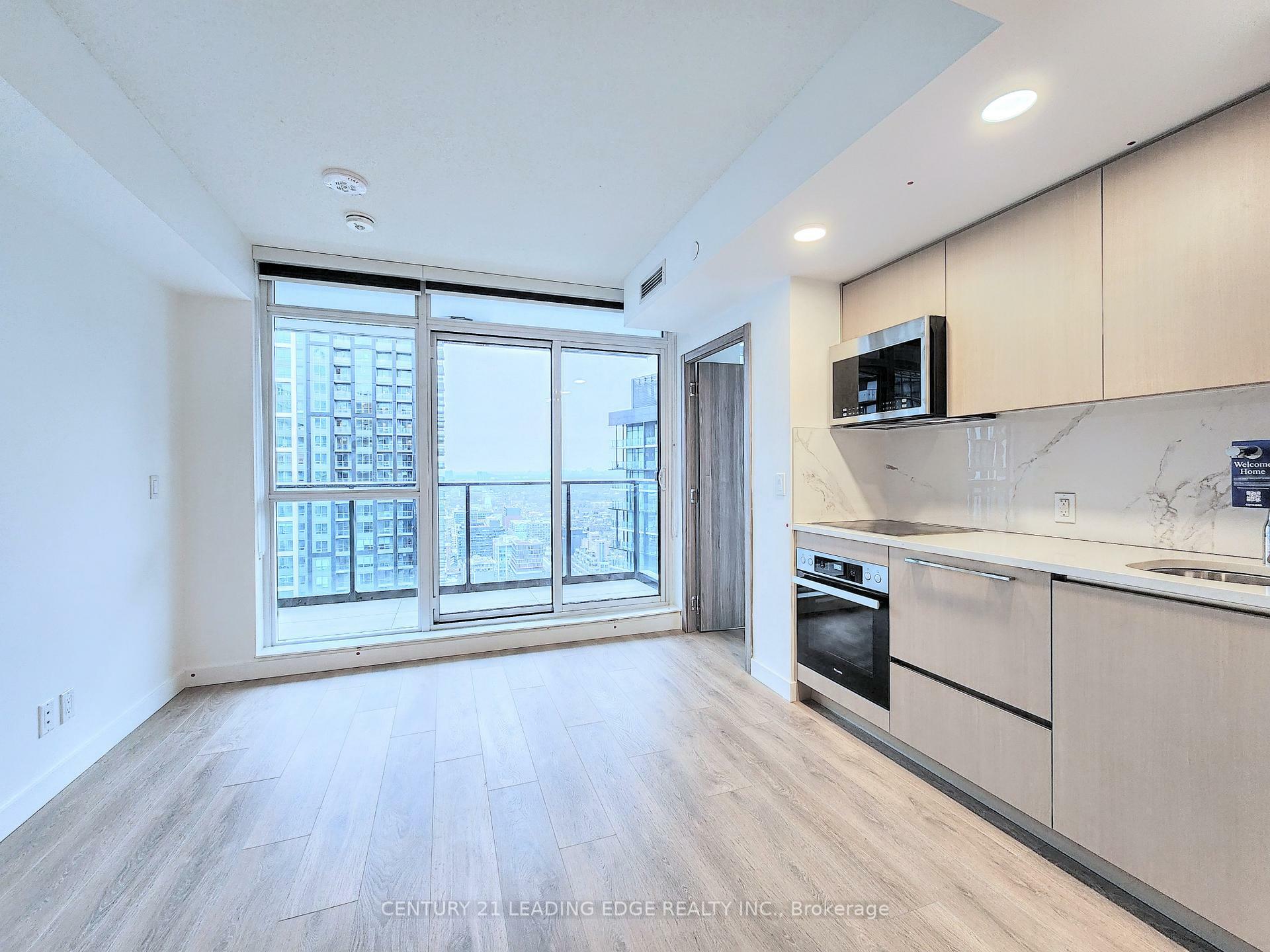 Property Photo: 38 Widmer Street 4309 ON M5V 0P7