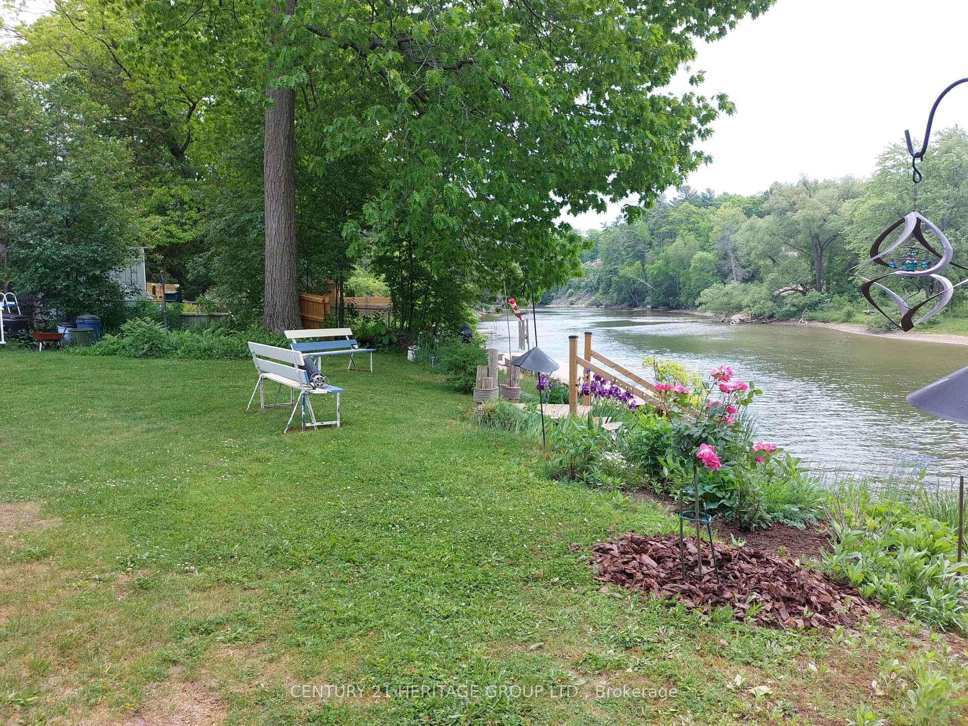 Photo de la propriété: 742 Oxbow Park Drive ON L9Z 2V1
