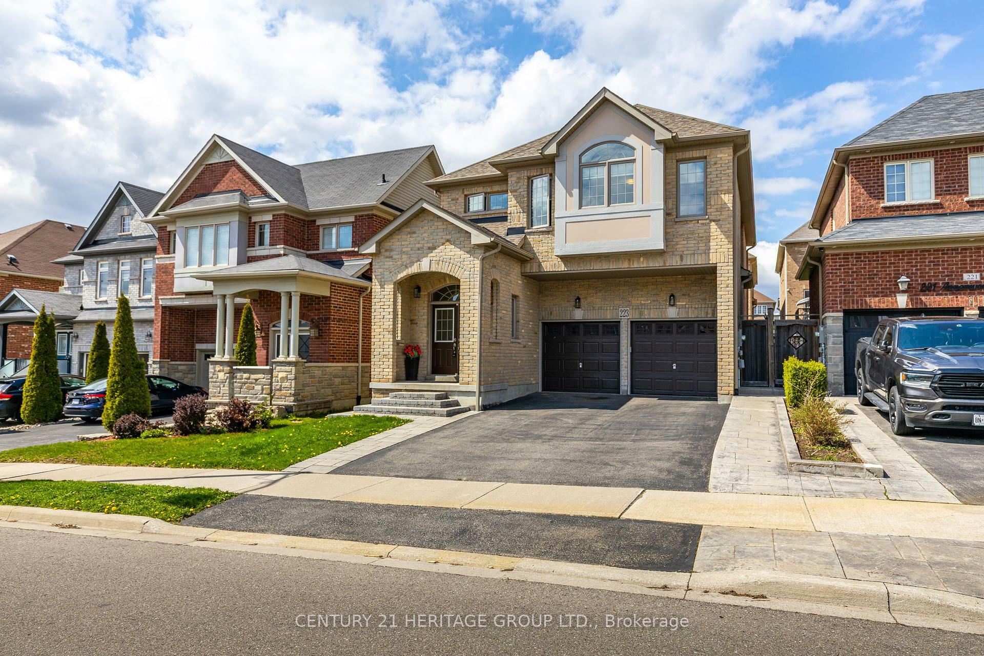 Property Photo: 223 Aspenwood Drive ON L3X 3L1