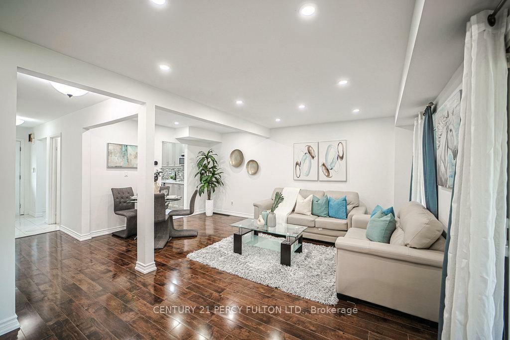 Property Photo: 74 Dunthorne Court ON M1B 2S9