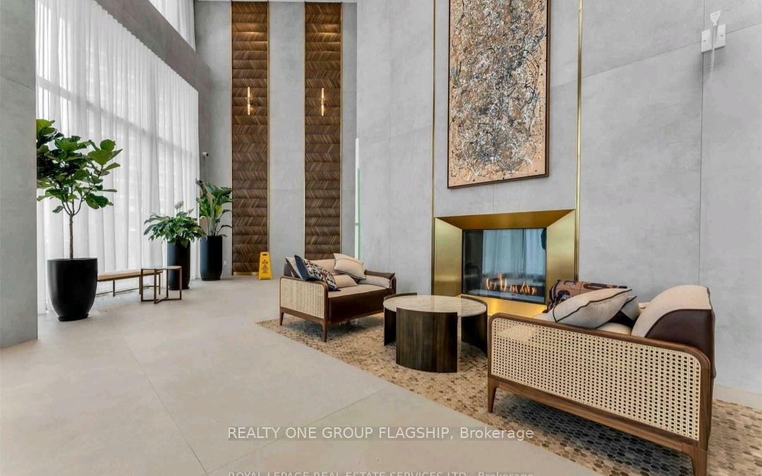 Property Photo:  1000 Portage Parkway 506  ON L4K 0L1 