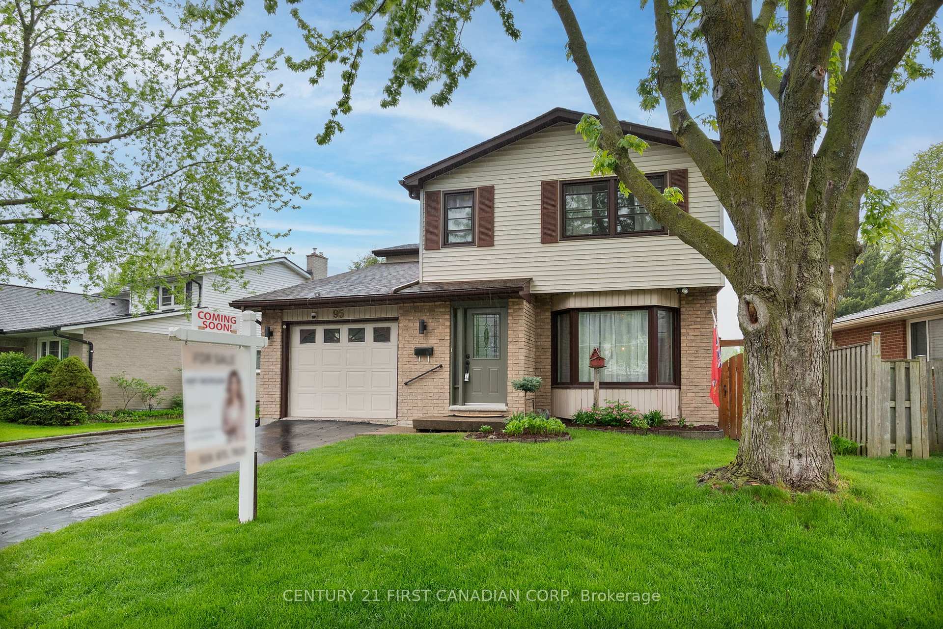 Property Photo: 95 Bexhill Drive ON N6E 1X1