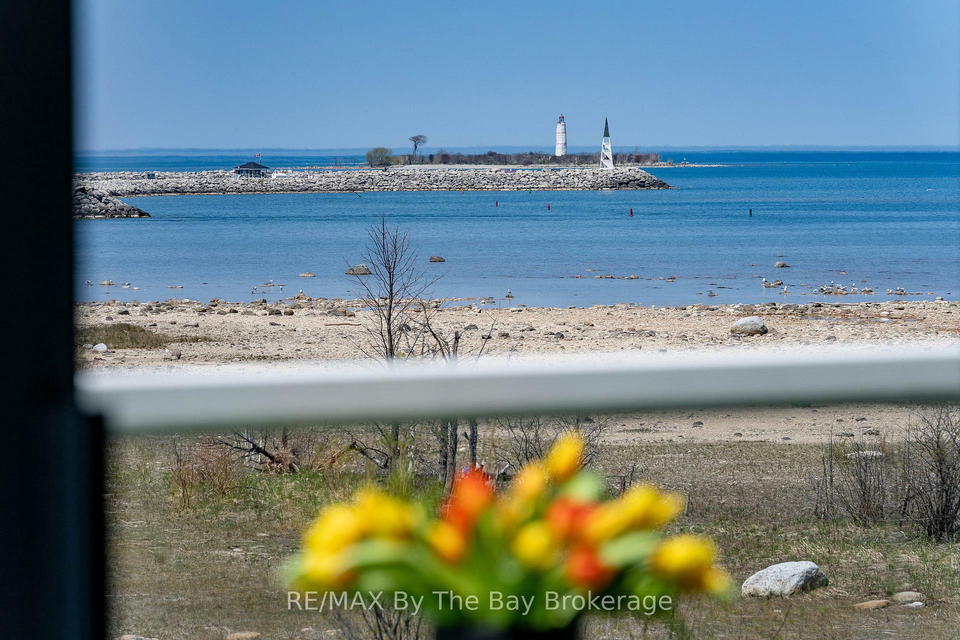 40 Cranberry Surf N/A  Collingwood ON L9Y 5C4 photo