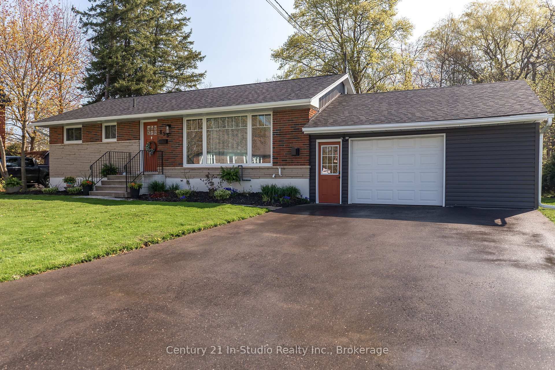 Property Photo: 855 8th Avenue E ON N4K 3A8