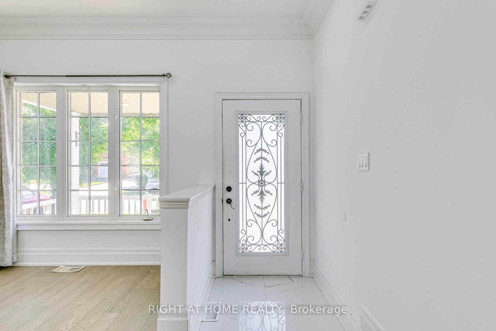 Photo de la propriété: 3265 Bruzan Crescent ON L5N 8E7