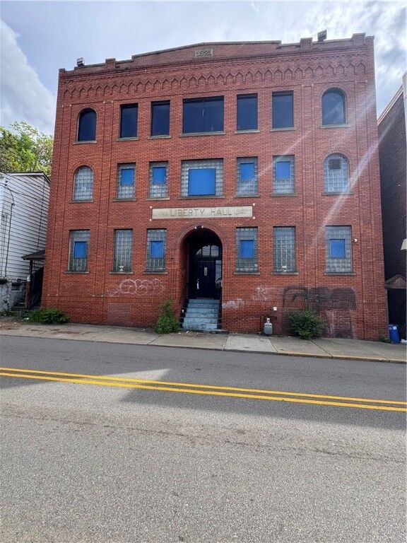 Property Photo: 2606 Josephine Street PA 15203