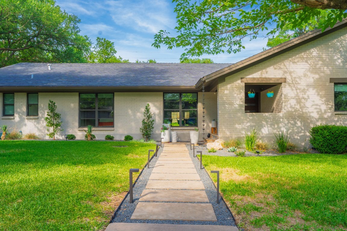 9421 Spring Hollow Drive  Austin TX 78750 photo