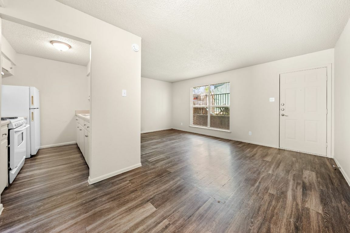 Property Photo: 2314 Parker Lane 6 TX 78741
