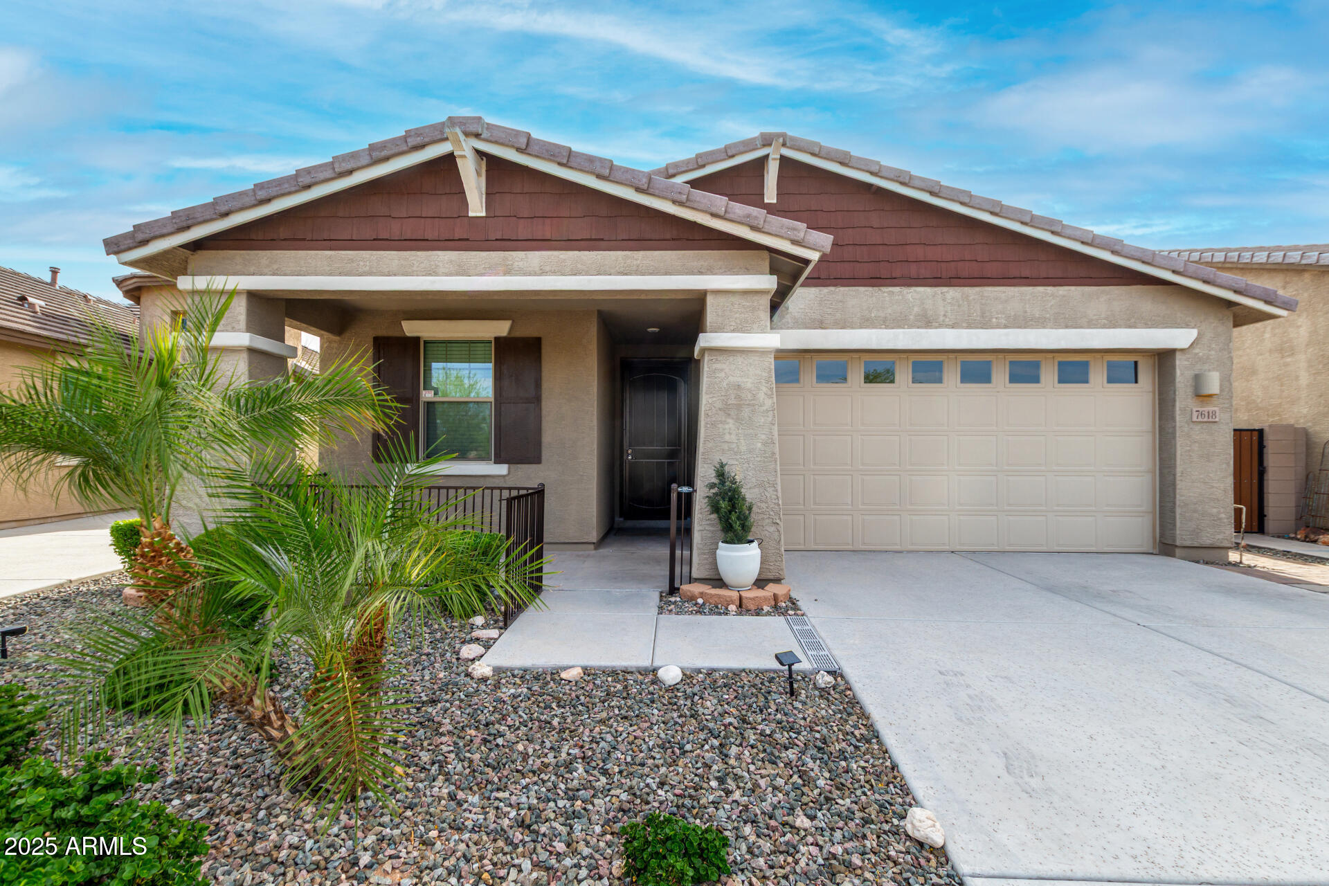 Property Photo: 7618 S Lone Pine Place AZ 85118