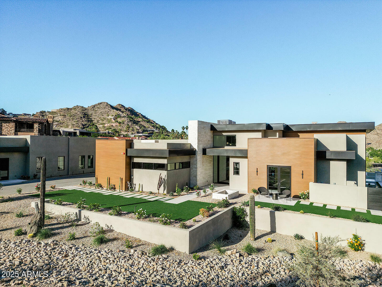 Property Photo: 7215 N Black Rock Trail AZ 85253