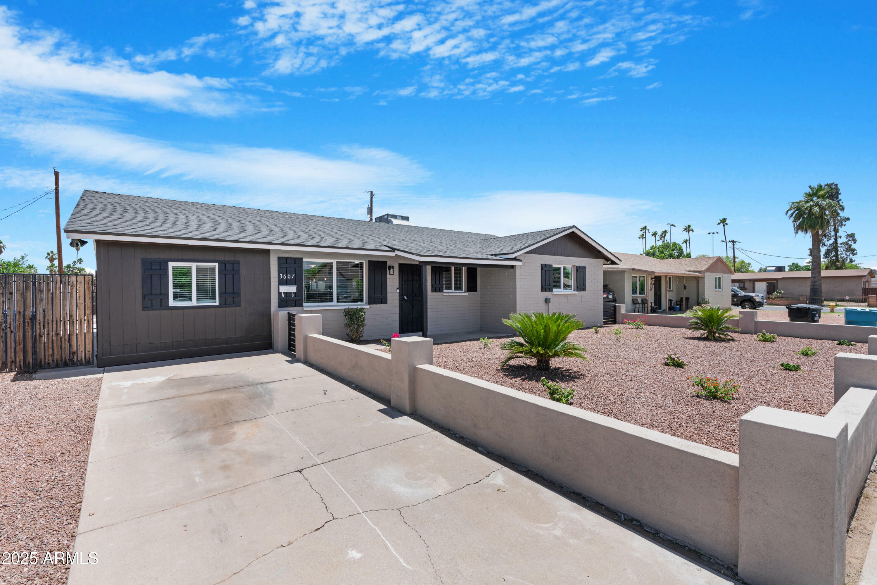 Property Photo: 3607 N 79th Avenue AZ 85033
