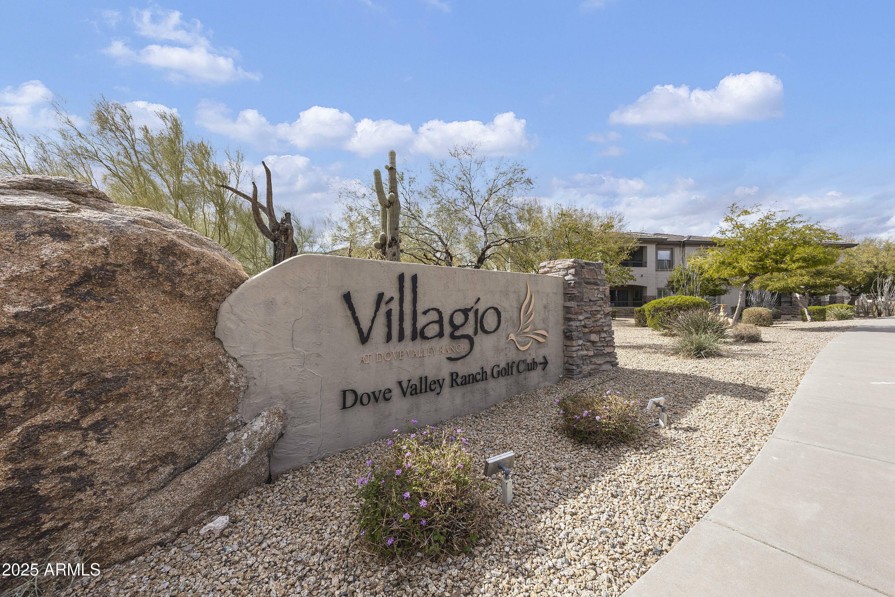 Property Photo: 33575 N Dove Lakes Drive 2033 AZ 85331