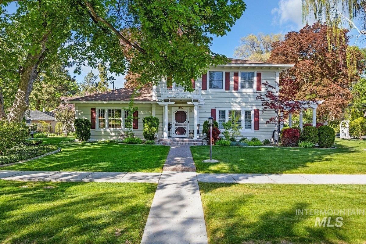 Property Photo:  206 8th Ave. N  ID 83301 