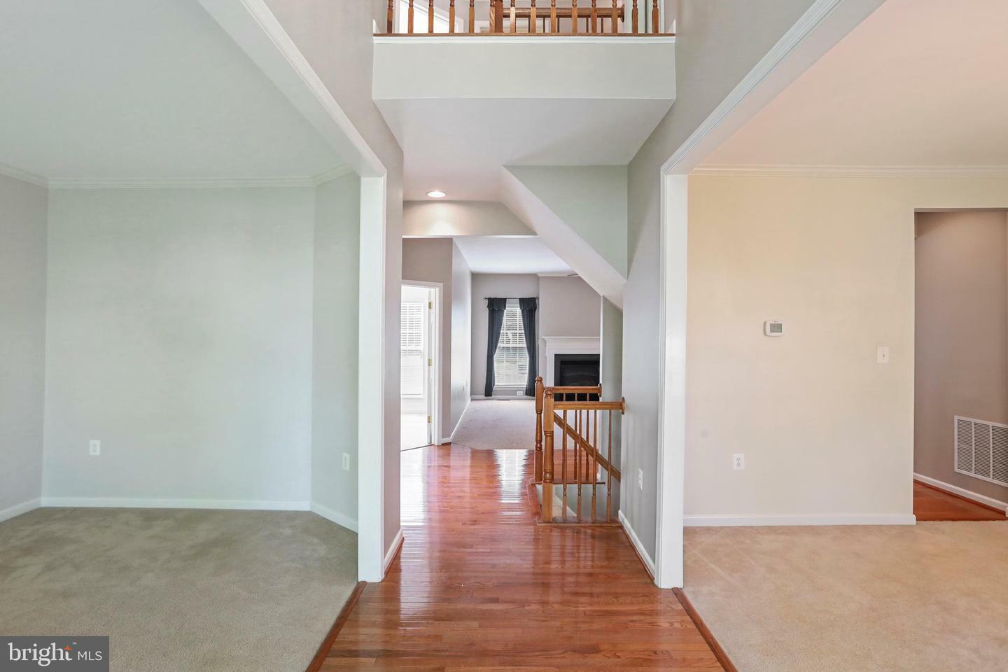 Property Photo: 228 E King James Street VA 20132