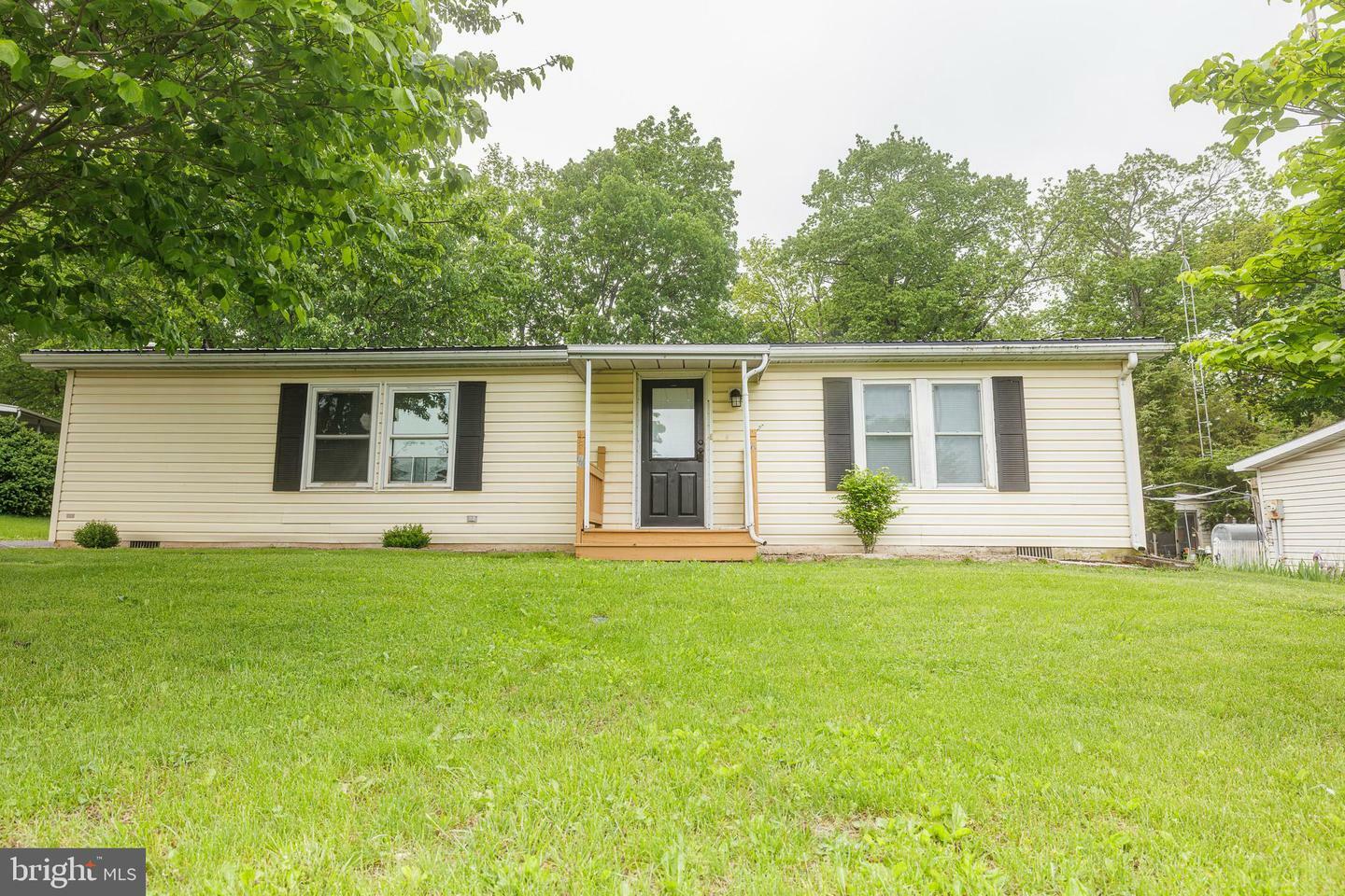 Property Photo: 27 Bill Drive PA 17517