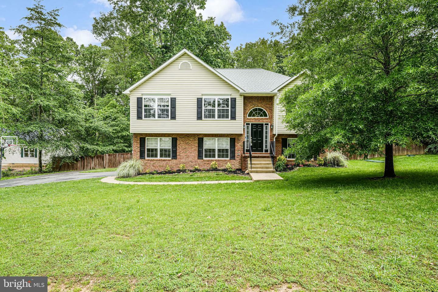 Property Photo: 20 Breezy Hill Drive VA 22556