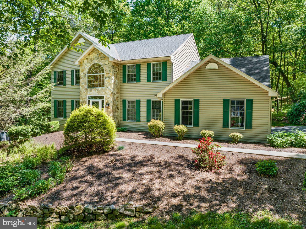 Property Photo: 10 Vista Court PA 19522