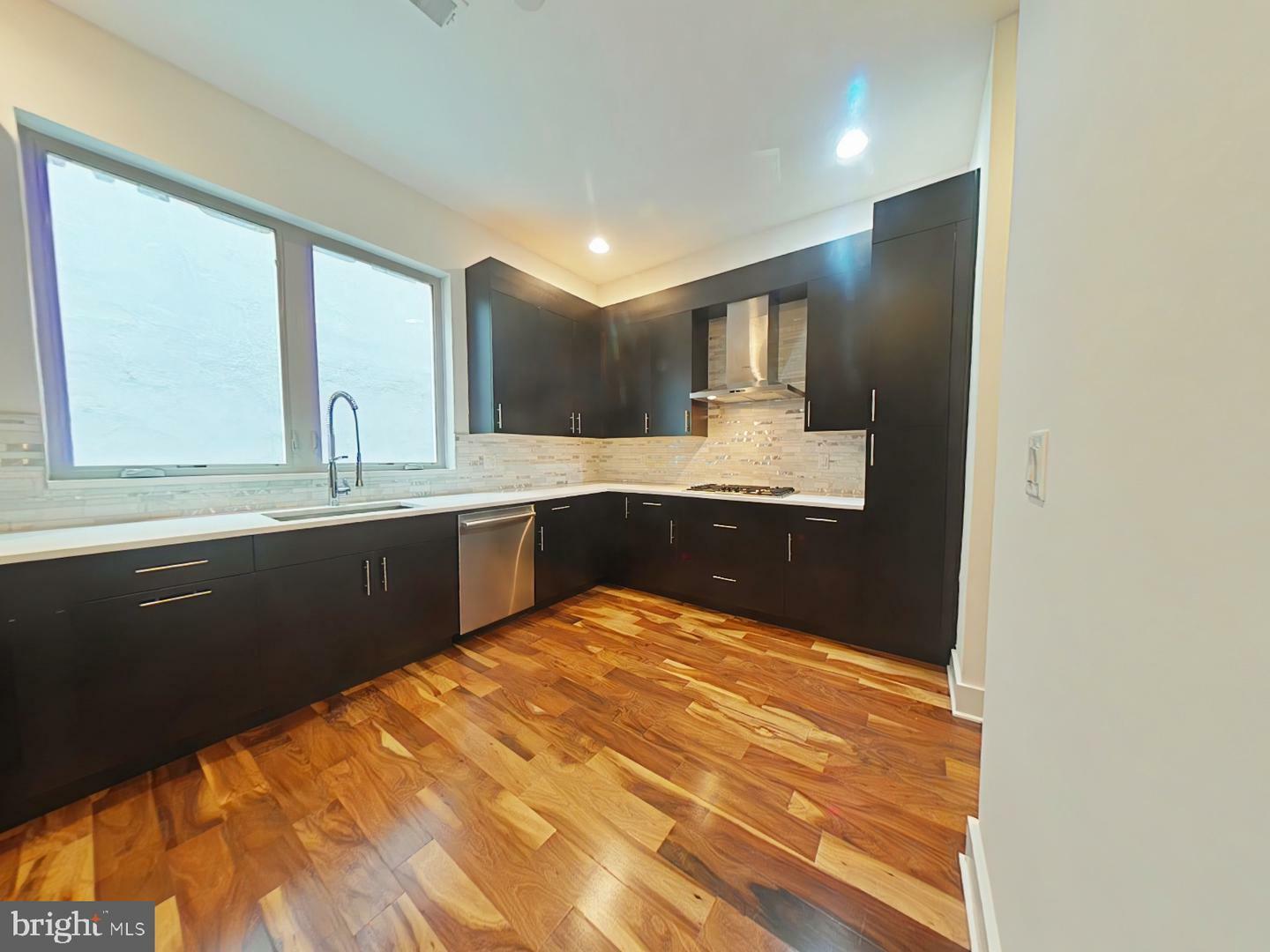 Property Photo: 117 Quarry Street 31 9 PA 19106