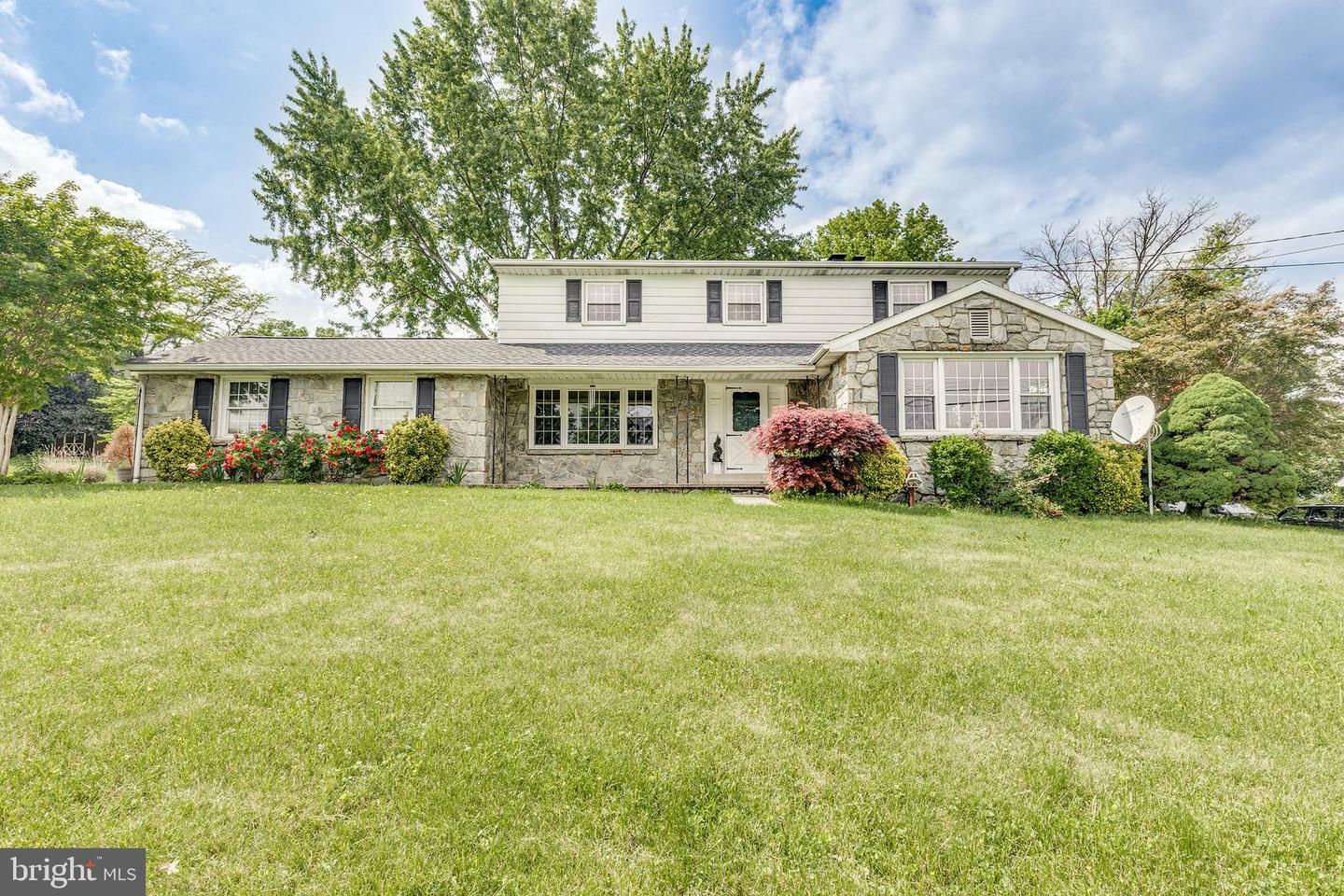Property Photo: 1606 Stony Battery Road PA 17601