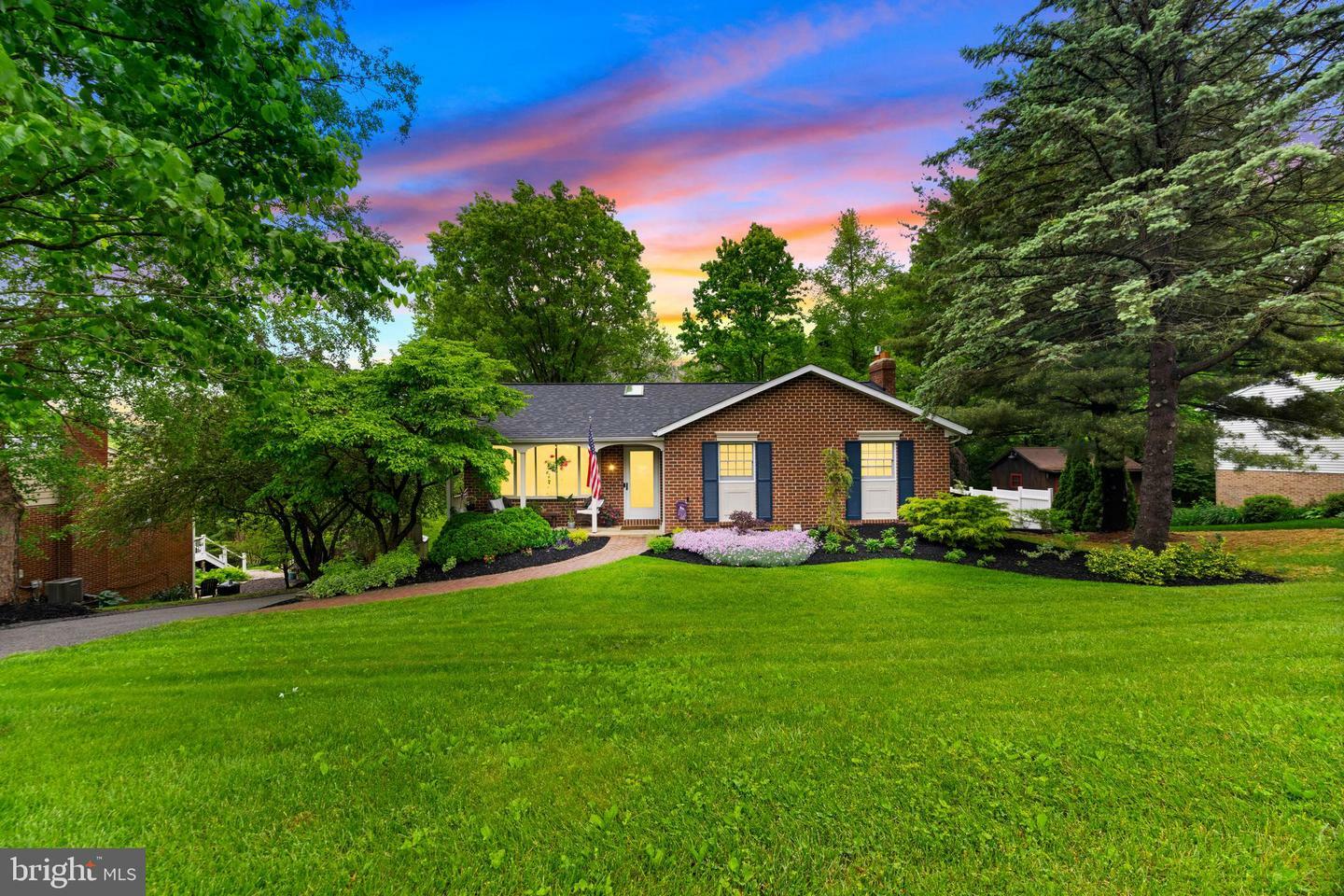 29 Farmington Drive  York PA 17407 photo